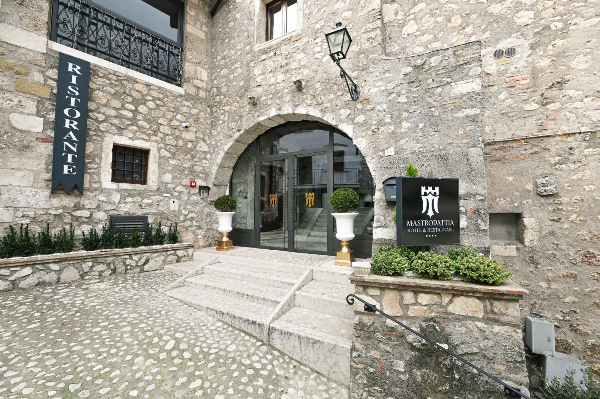 Hotel Mastrodattia Celano Exteriér fotografie
